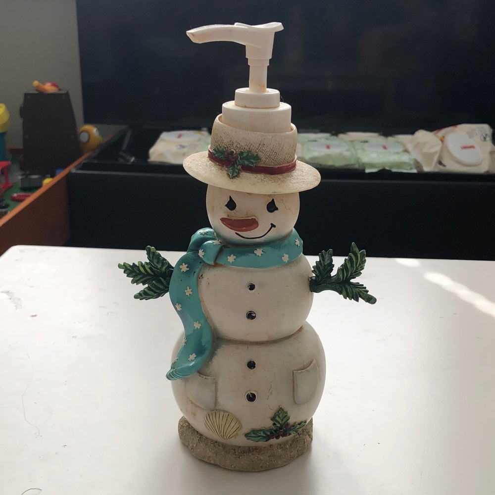 🥤 Kohl's Beachy Snowman Soap Dispenser with Scarf